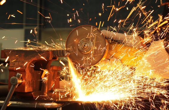 安定した収入確保と丁寧な指導が望める鍛冶工を正社員として採用 | 東海市で求人する働きやすい石川興業有限会社