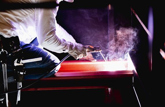 職人の仕事に関心を抱く転職活動者からの鉄工作業員への応募を歓迎 | 東海市で求人する働きやすい石川興業有限会社