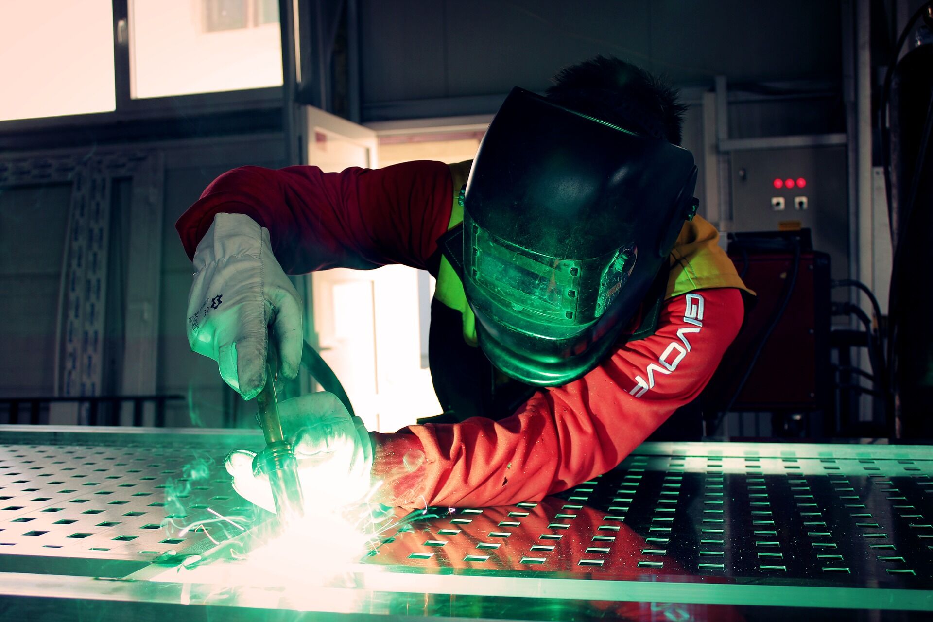 welding-g08ff41a3b_1920